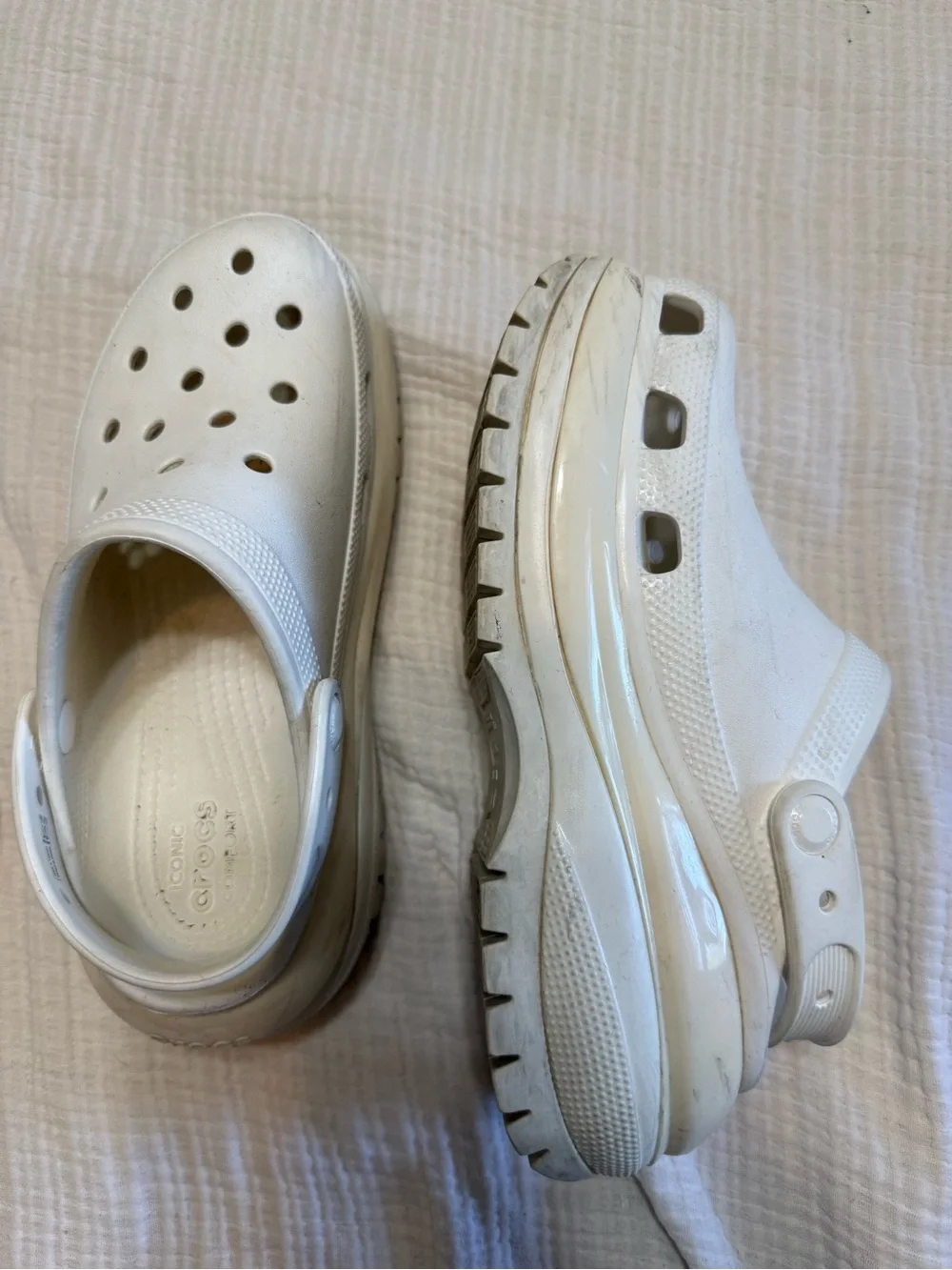 CROCS Classic Clog in White